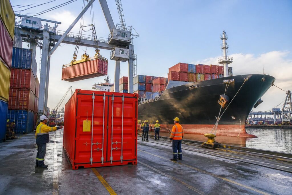 découvrez la définition des incoterms franco de port et leur utilisation essentielle dans le commerce international pour optimiser vos échanges commerciaux.